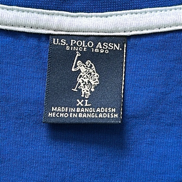 Polo Men’s V-Neck Size XL - Picture 3 of 3
